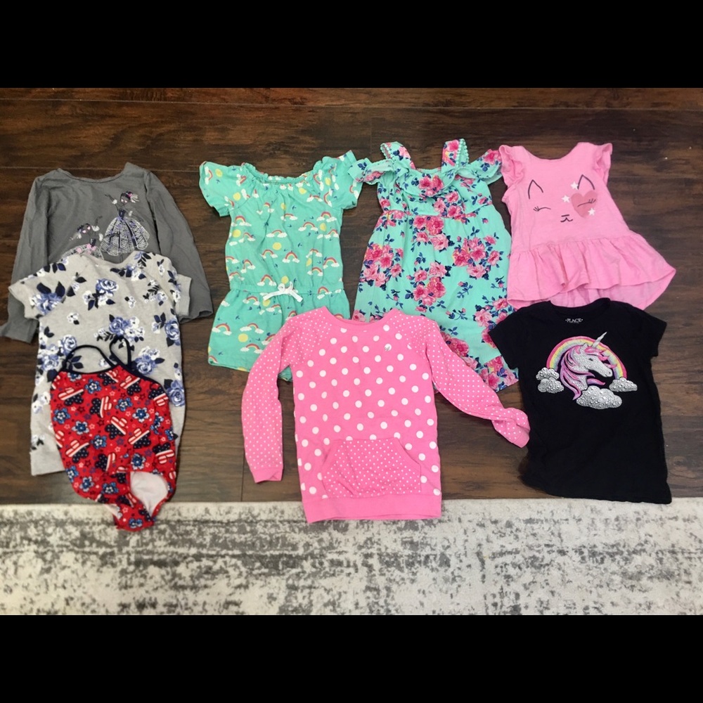 Adorable lot of Girls Clothes Sz 5 - Eight pieces